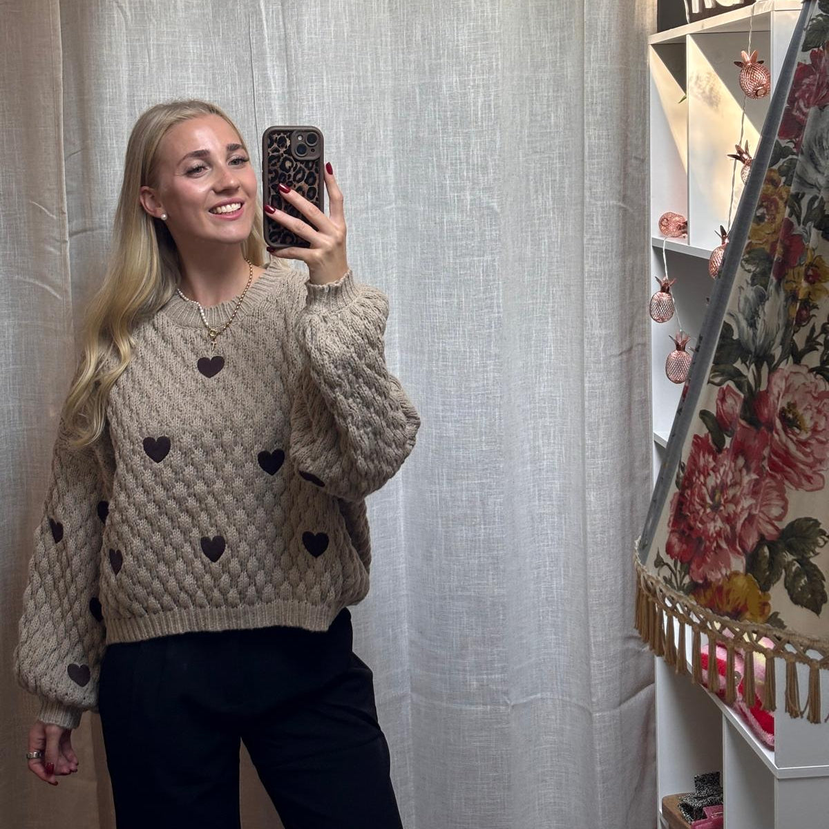 PULLOVER LOU - HEARTS TAUPE